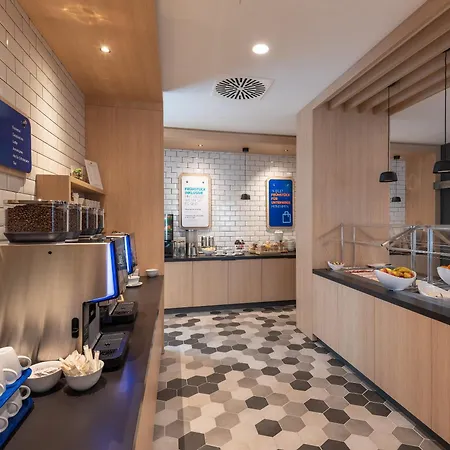 Express By Ihg Hotel