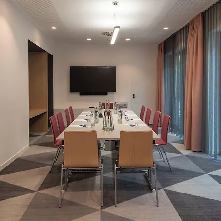 Express By Ihg 酒店 海尔布隆