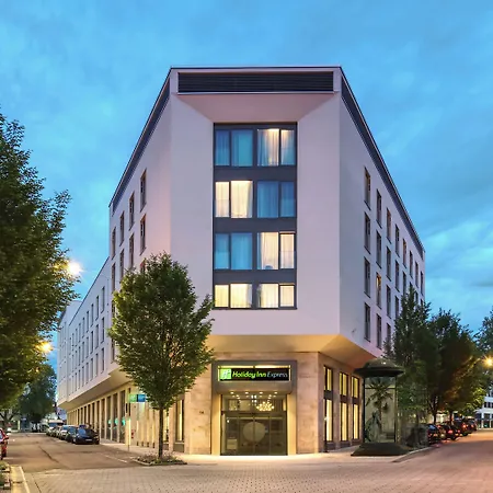 فندق Express By Ihg