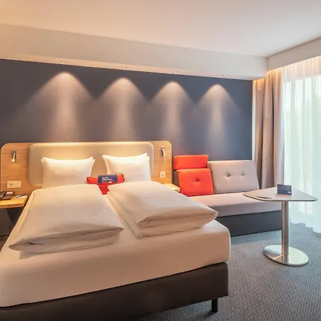 Express By Ihg 酒店 海尔布隆