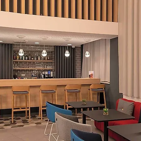 Express By Ihg 酒店 海尔布隆