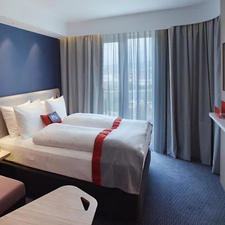 Express By Ihg 海尔布隆