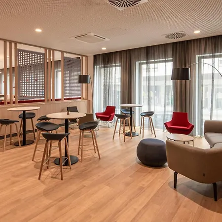 Express By Ihg 酒店