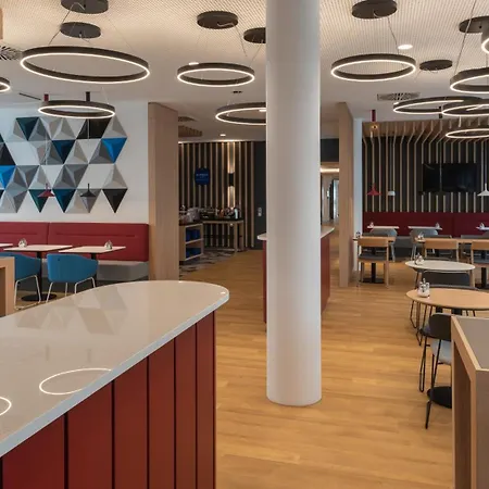 Express By Ihg 酒店 海尔布隆