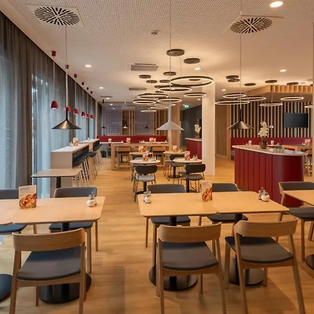 Express By Ihg 酒店 海尔布隆