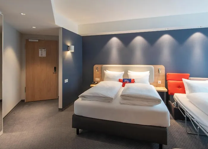 Express By Ihg Hotel 3*