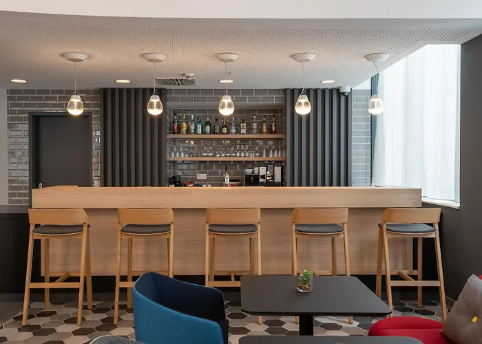 Express By Ihg Hotel 3*