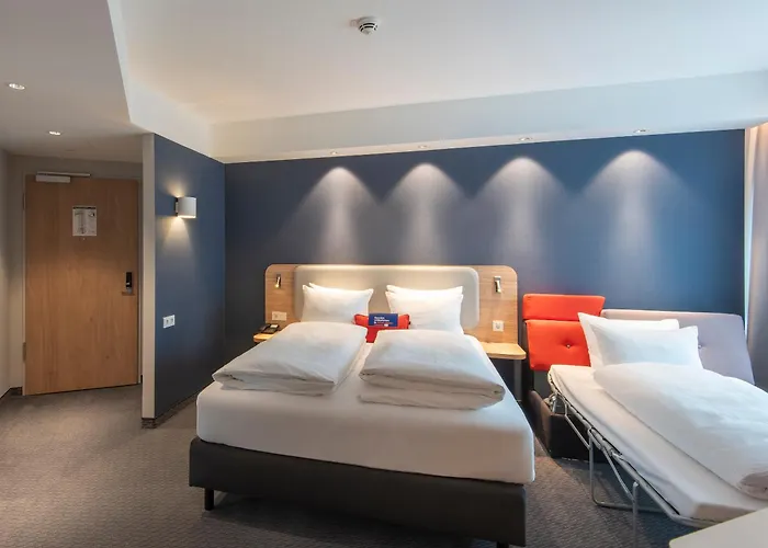 Express By Ihg Hotel 3*