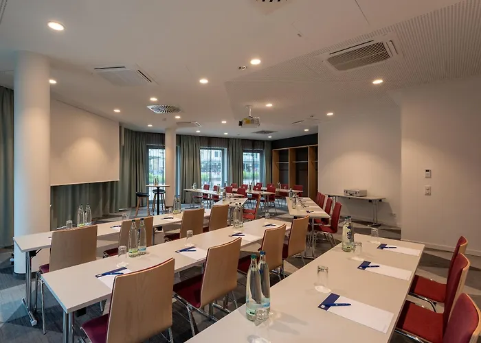 Express By Ihg Hotel 3*