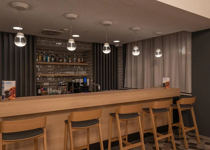 Express By Ihg Hotel 3*