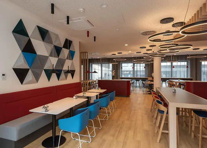 Express By Ihg Hotel