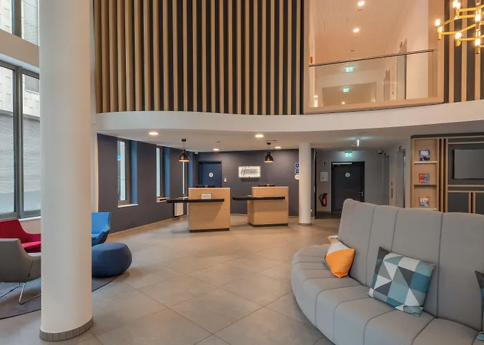 Express By Ihg Hotel